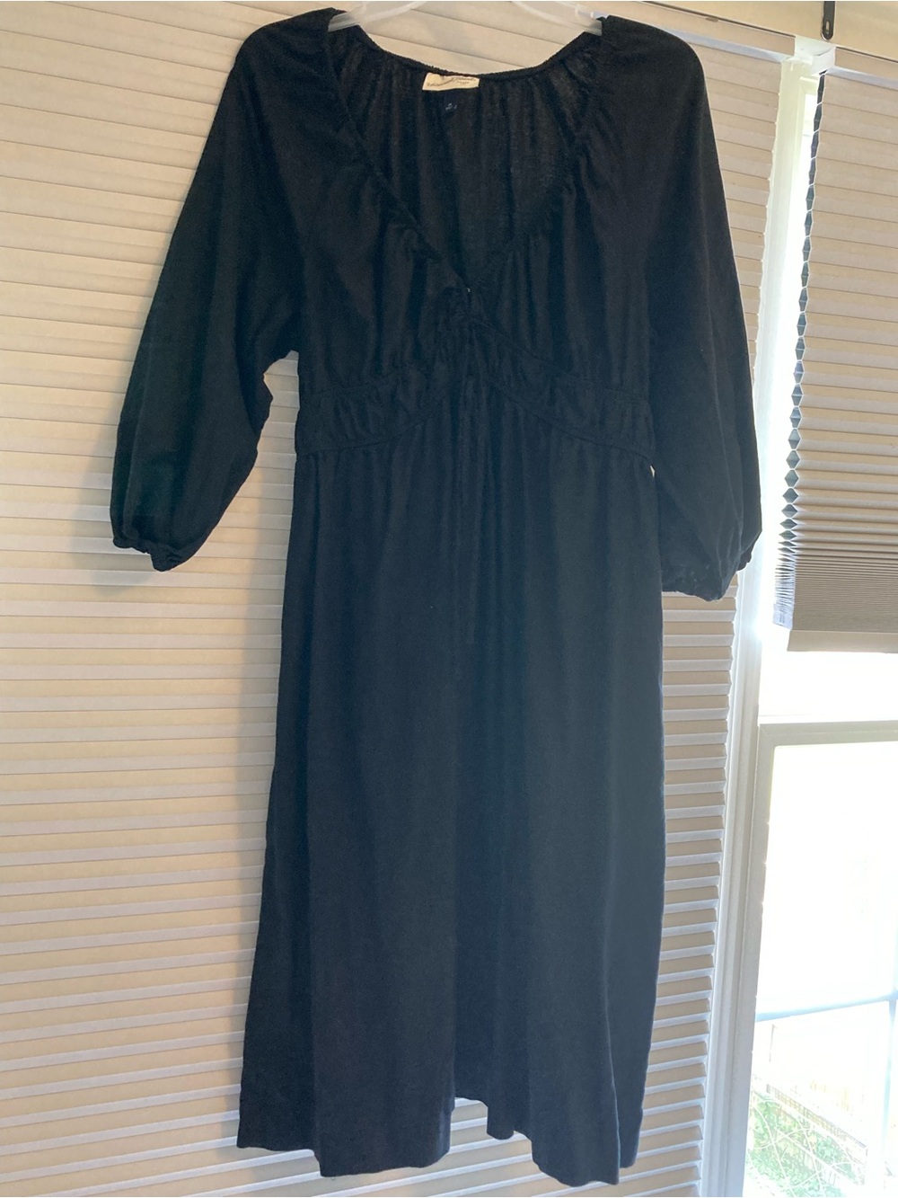 Universal Thread Black Long Sleeve Midi Dress with V-Neck